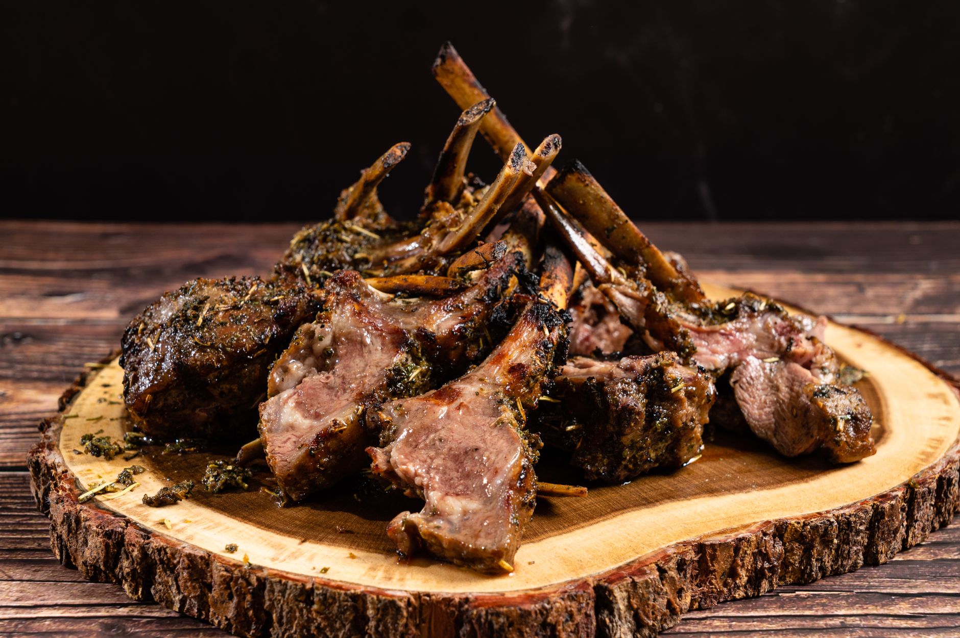 Gigot d'agneau: gebraden lamsbout met look en rozemarijn
