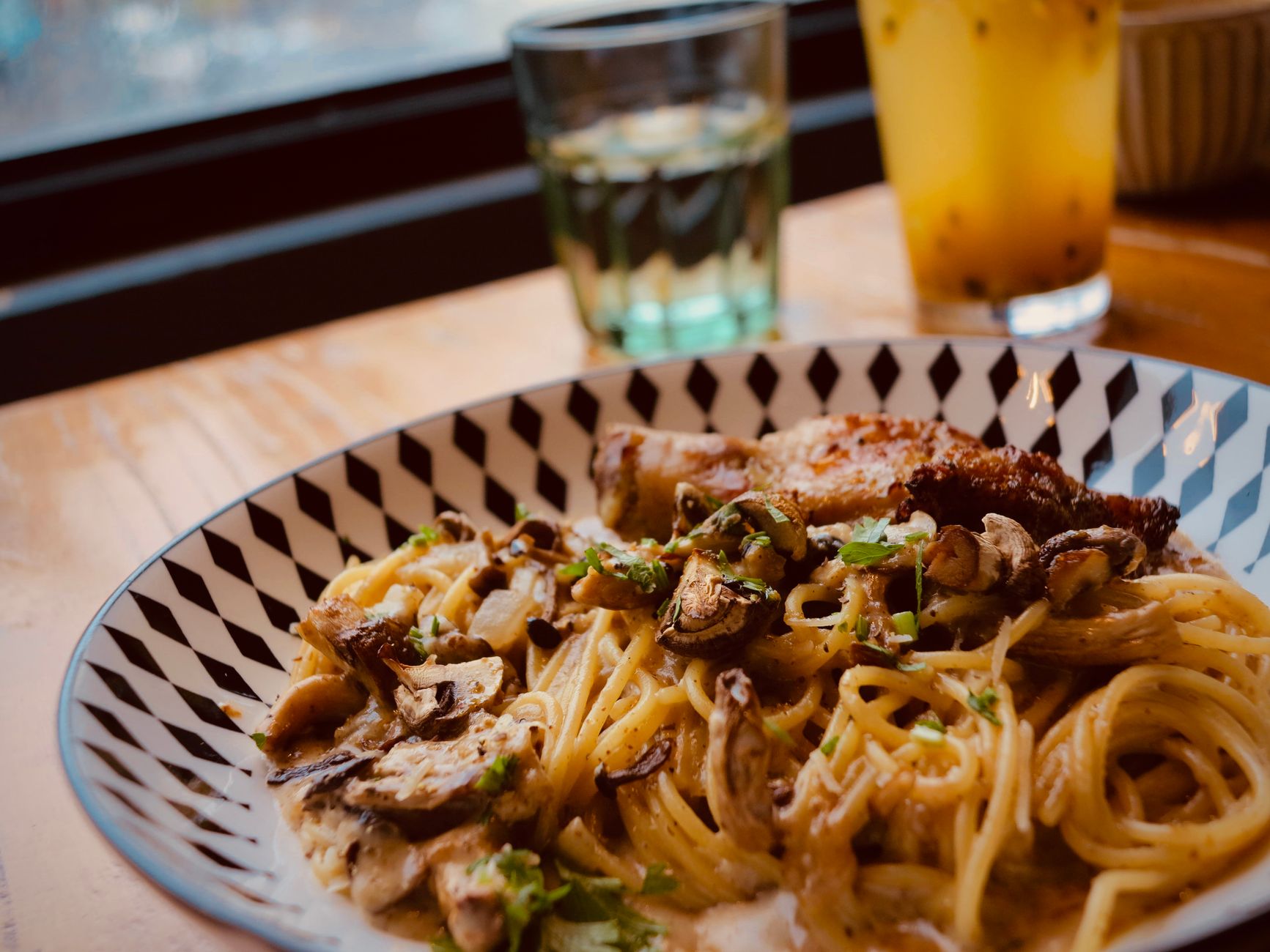 Kipcurry met kokosmelk en tagliatelle