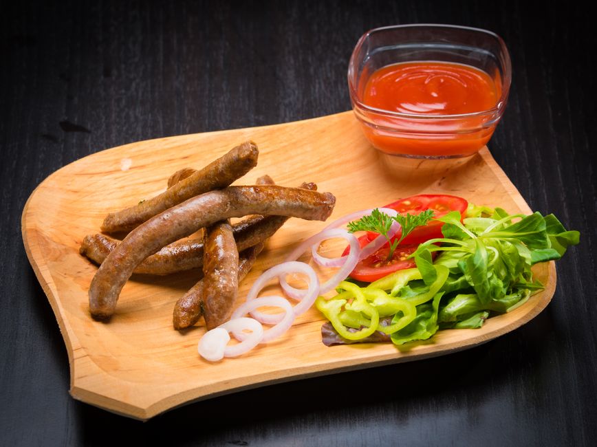 Mini-frikandellen met currysaus