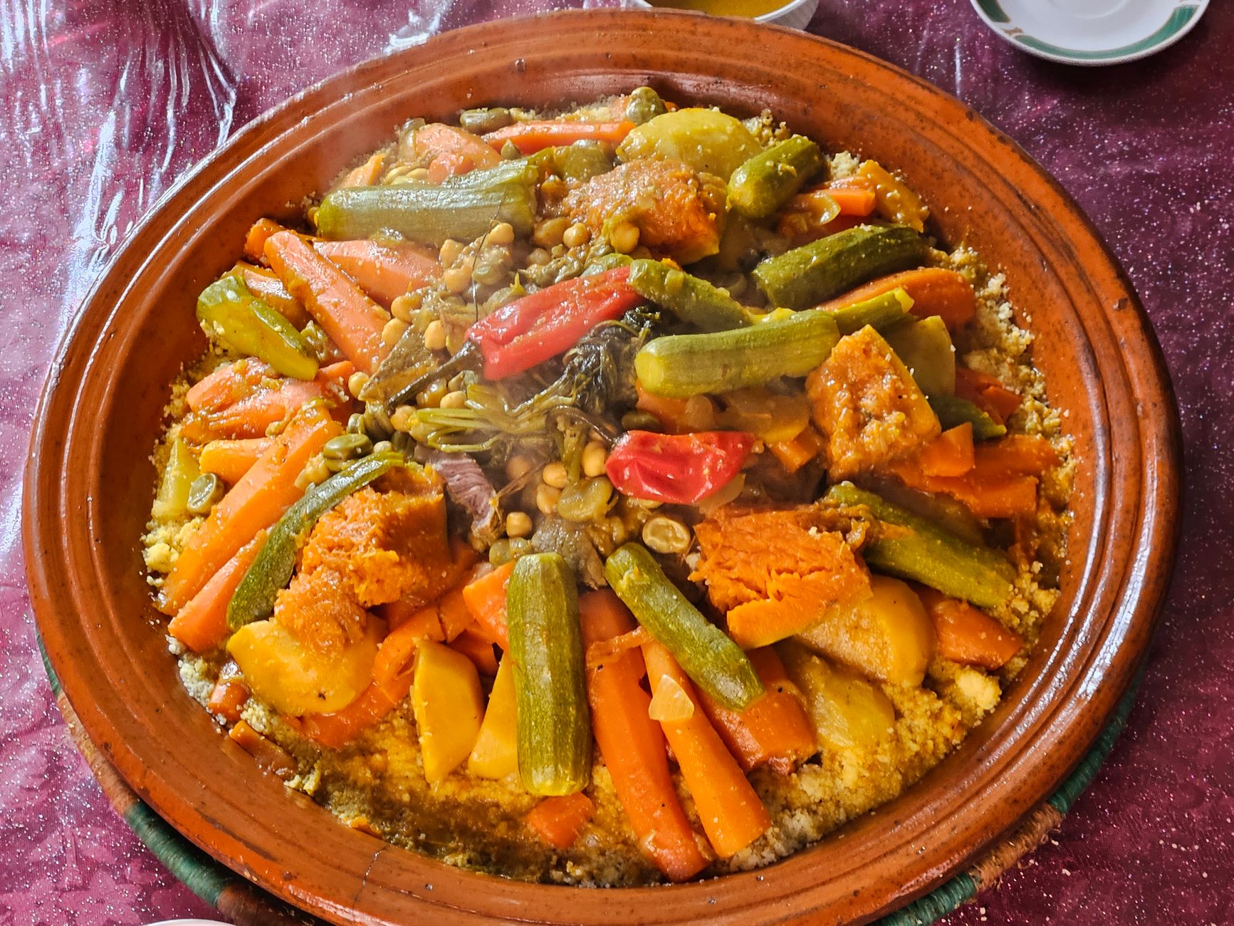 Tajine met kip, kikkererwten en tomaat
