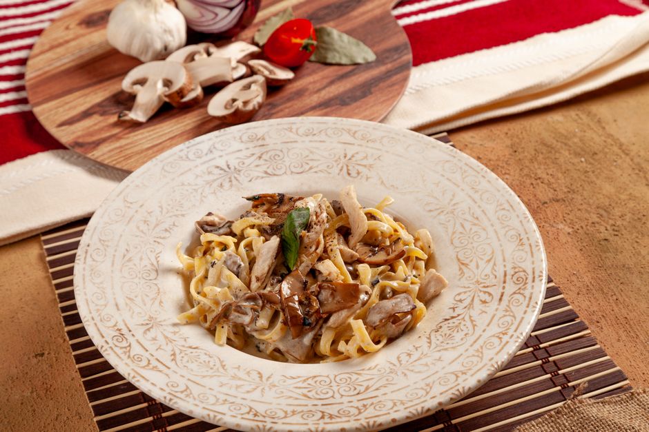 Tortellini met roomsaus en champignons