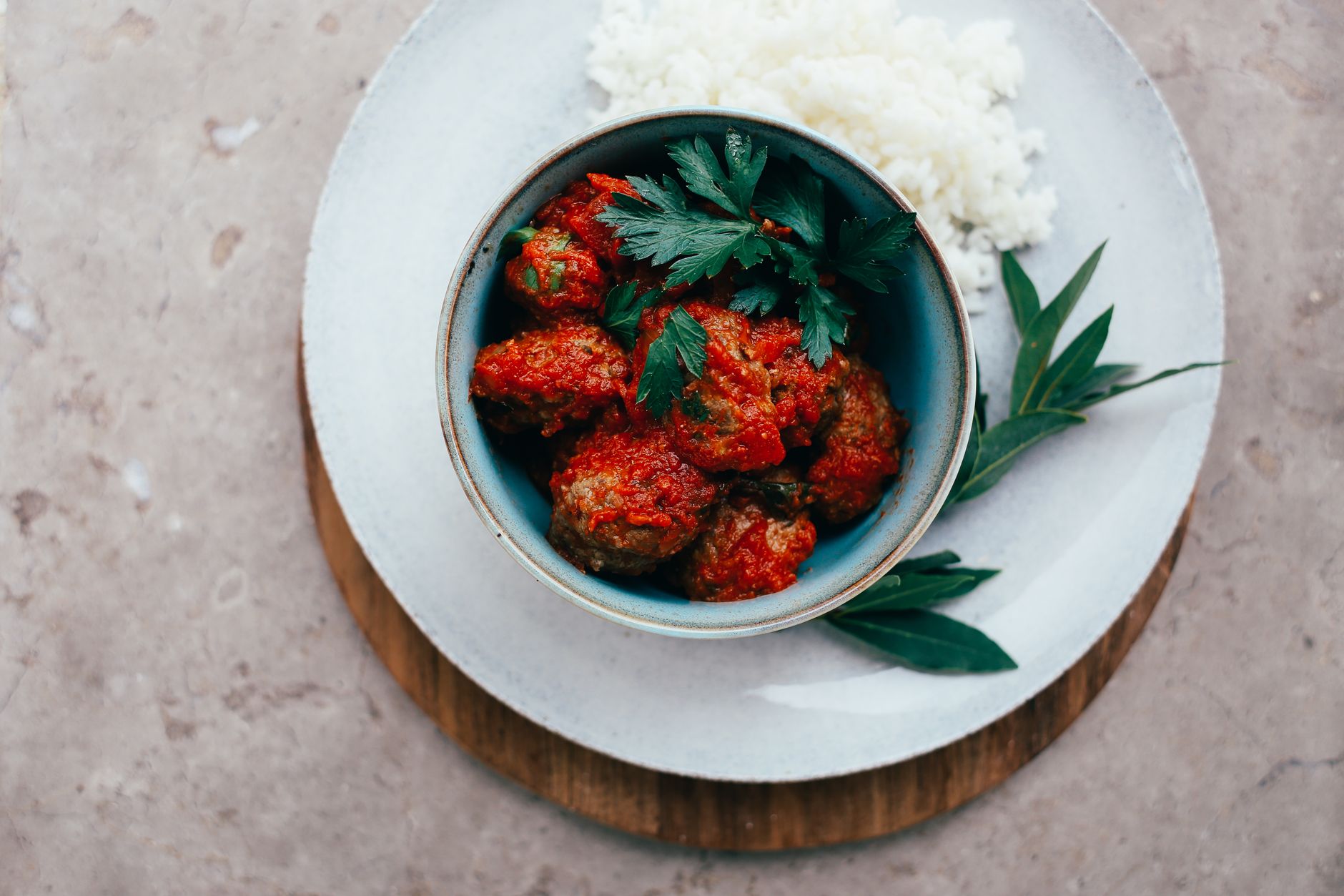 Vogelnestjes in tomatensaus